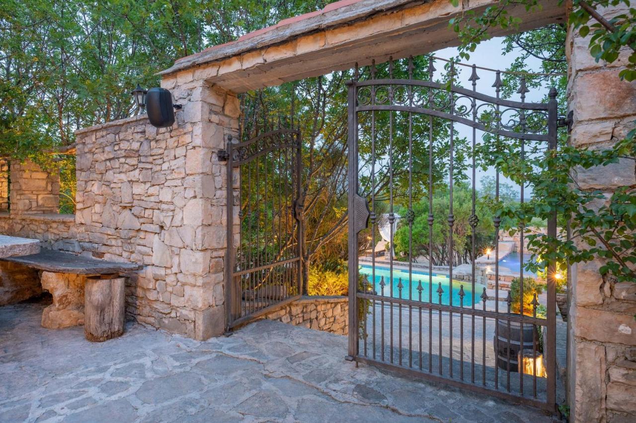 Nono Ban Hotel & Villa Gornji Humac Eksteriør bilde